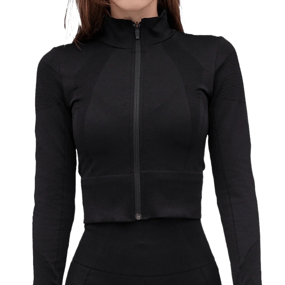 Black bodycon Zip Jacket from Neiman's
Never worn 🙌🔥